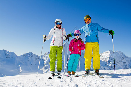 滑雪冬天的乐趣滑雪假期图片