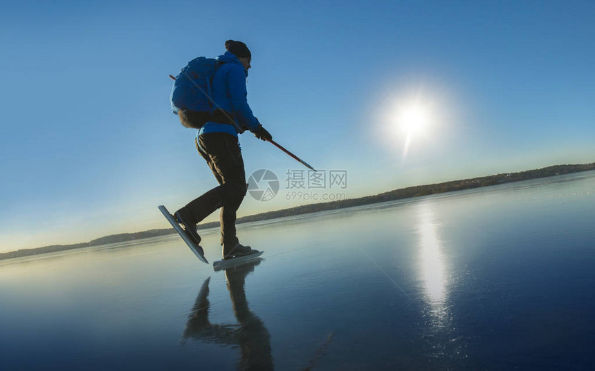 日落时男图片