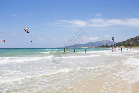 西班牙塔里法的风筝冲浪图片