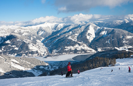 滑雪度假胜地Z图片