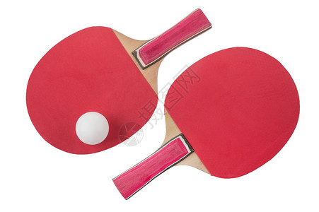 红色乒乓球拍上白色孤立背景图片