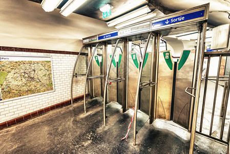 巴黎地铁的入口大门地铁内部视图图片