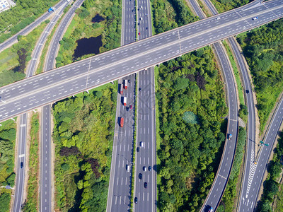 公路鸟瞰图图片