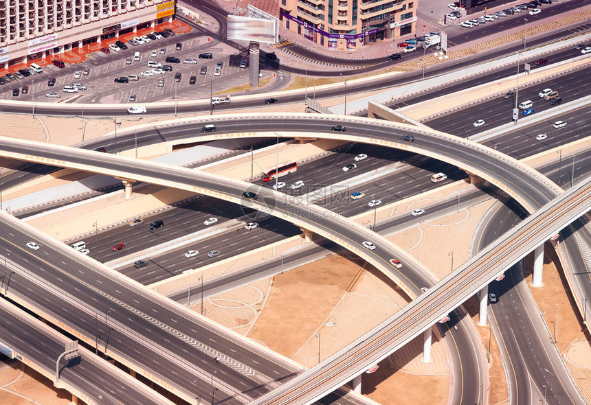迪拜公路的州际交换系统图片