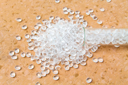 透明聚乙烯颗粒塑料颗粒塑料原PEHDPELD聚合物高清图片