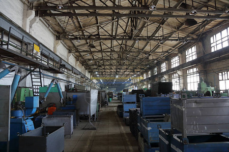 制造厂的大型金属加工和图片