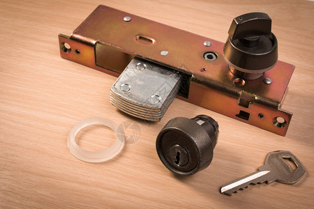 装配铝门锁用于安装调整或修理并装图片