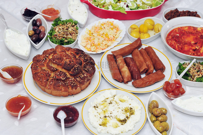 经典的也门犹太早餐图片