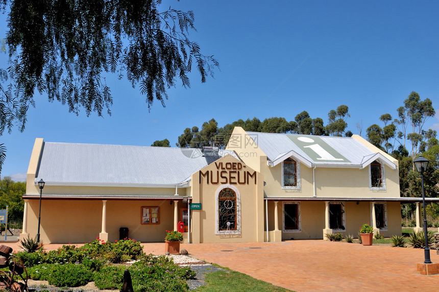 南非西开角省Laingsburg湖博物馆纪念1981年1月25日死伤100多人的图片