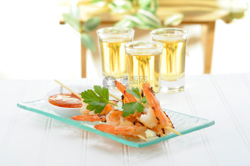 虾串配上香辣橙汁图片