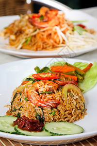 炸米饭9个亚洲食物盘图片