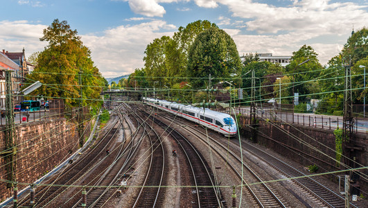 德国奥芬堡的高速列车图片