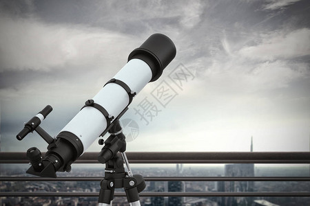 从摩天大楼的屋顶向城市方向看望远镜Bino图片