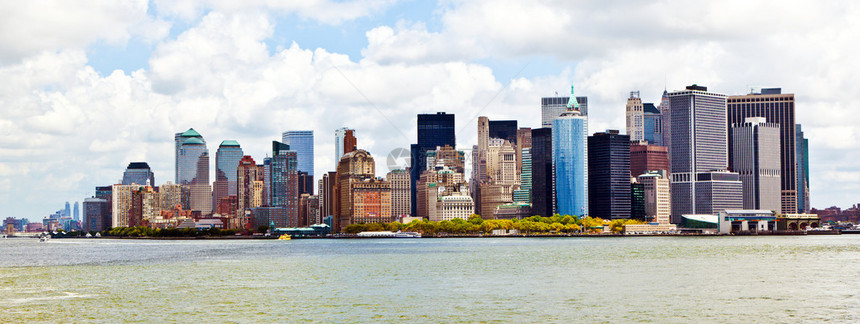 纽约市全景和曼哈顿天线在哈德逊图片