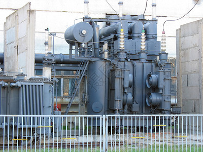 发电厂的大型高压电图片