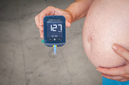 孕妇糖尿病患者在血液检测结果高血糖浓度后图片