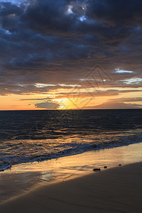 毛伊岛南部海滩的日落图片