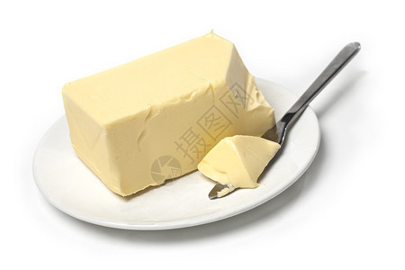 白板上的黄油和刀子白色背景图片