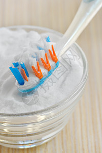 碳酸氢钠小苏打和牙刷图片