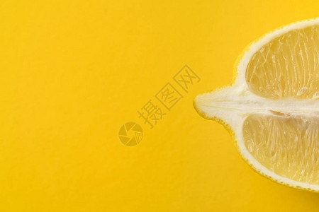切熟的柠檬图片