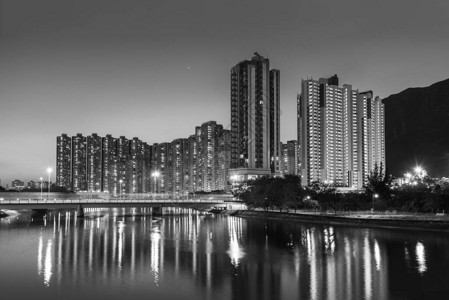 香港黄昏市高楼民宅建筑和山峰建设Hi图片