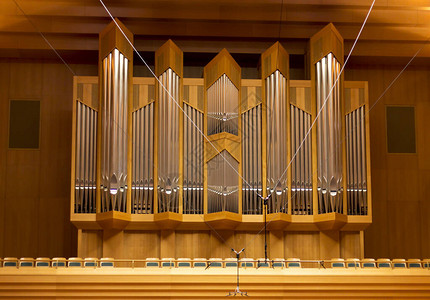 大型音乐厅中的风琴管乐器大音乐背景图片