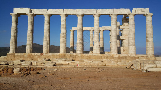 希腊苏尼奥角的波塞冬神庙背景图片