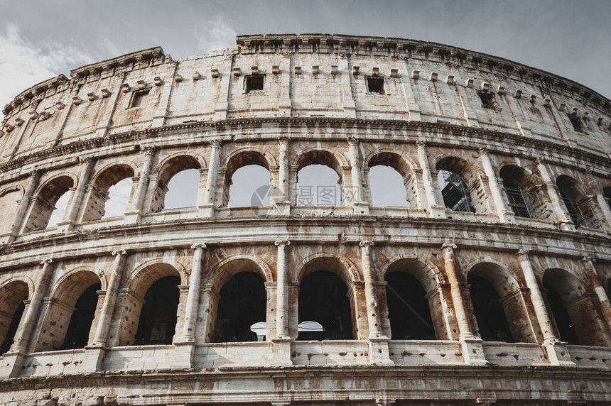 位于意大利罗马市最大的罗马两栖剧院ColosseumColiseum或FlavianAmphitheatr图片