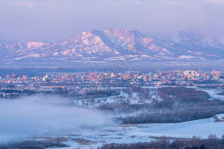 北海道冬天的霜烟背景图片