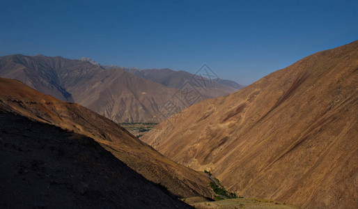 塔吉克斯坦丹加拉市附近的帕米尔公路环境图片