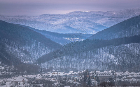 冬季喀尔巴阡山脉景观图片