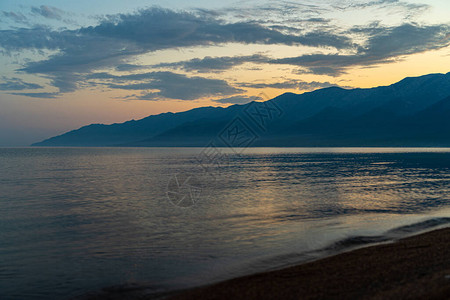 夏日的西景比基加尔湖蓝图片