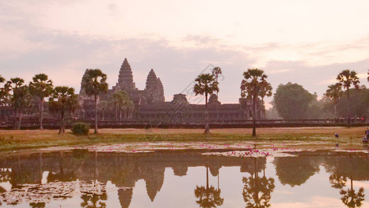 柬埔寨SiemReam天亮时古寺庙传统吴哥尔Wa图片