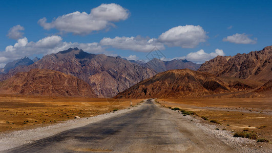 中亚塔吉克斯坦帕米尔高原东北部靠近吉尔斯坦边境图片