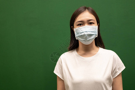 戴着防护面罩的亚洲女图片