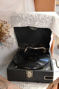 关闭旧唱片机留声机一个黑人留声机图片