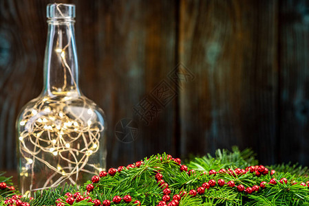圣诞背景Spruce树和灯图片