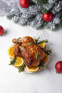 圣诞节日晚餐的烤火鸡或肉图片