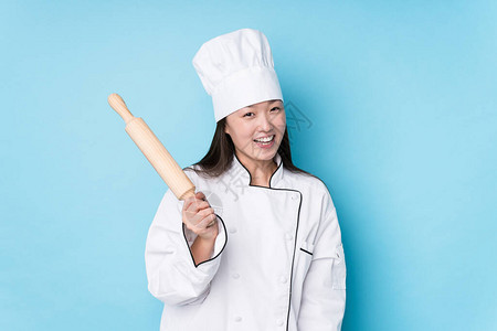 年轻的日本厨师女人做饭图片