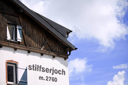 意大利阿尔卑斯山上的Stilfserjoch2760米PasssodelloSt背景图片