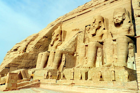 阿布辛贝神庙在埃及图片
