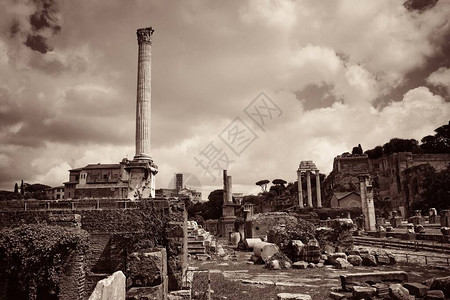 罗马论坛有历史建筑的废图片