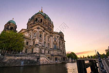 柏林大教堂位于德国柏林米特区图片