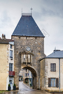 在法国Yonne的NoyersNoyerssurSerein图片