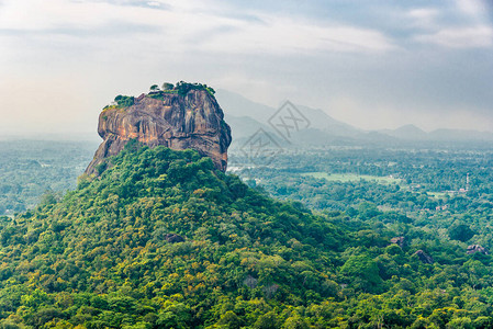 斯里兰卡Pidurangala岩石的Sigiri图片