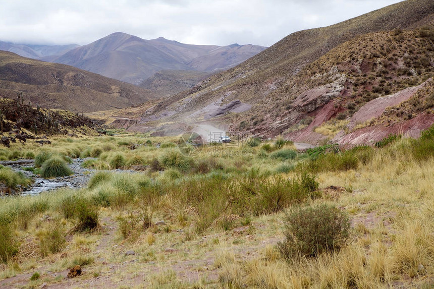 阿根廷Calchaqui山谷的景观和道路它是阿根廷西北部的一个山谷图片
