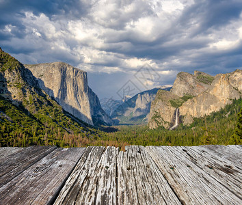 Yosemite公园谷地夏季风景来自美国加利福尼图片