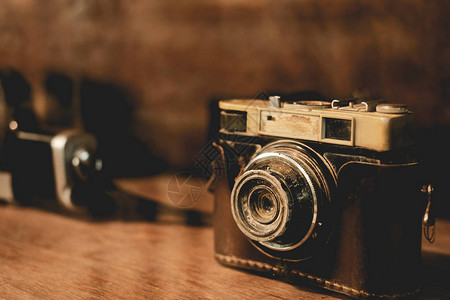 古典和旧的胶片摄影机逆向技背景图片