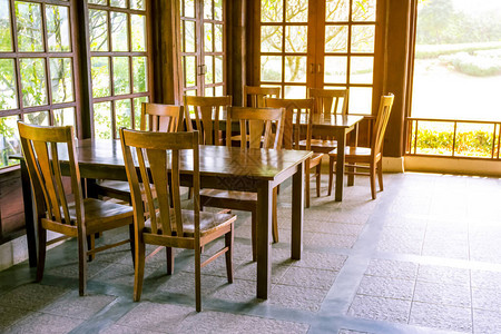 餐桌与椅子现代风格图片