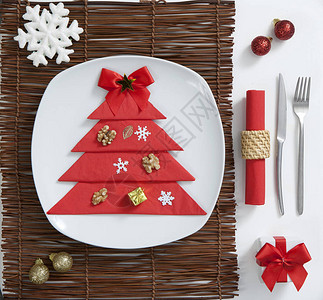 圣诞树餐桌布置图片